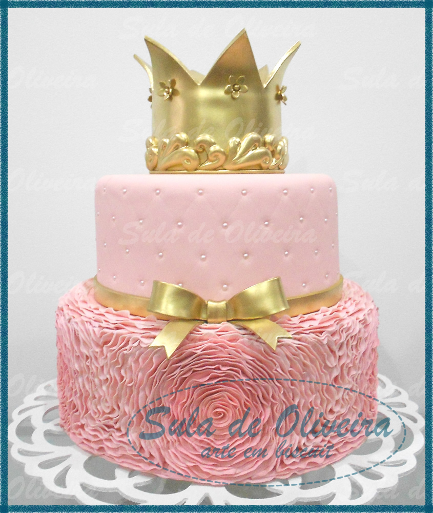bolo dourado e rosa