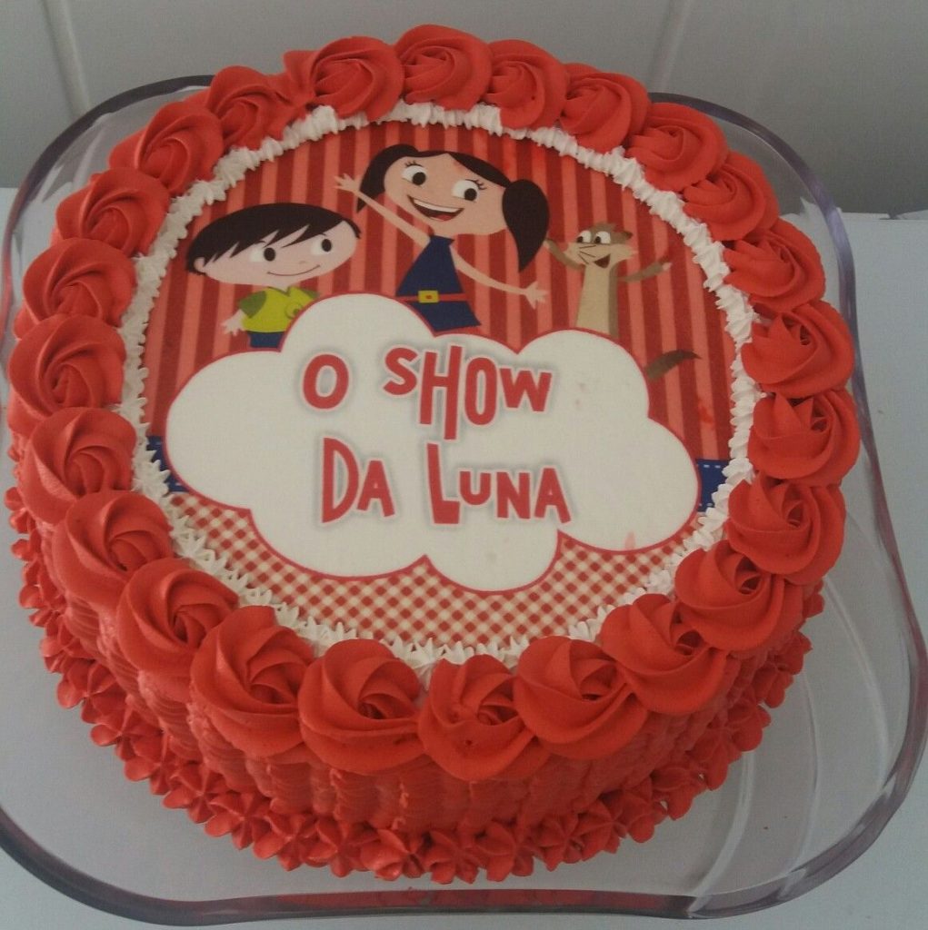  bolo show da luna com chantilly glace