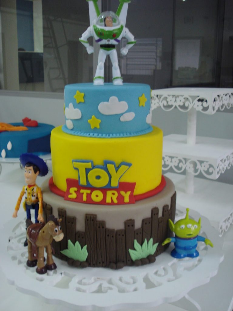 bolo toy story fake