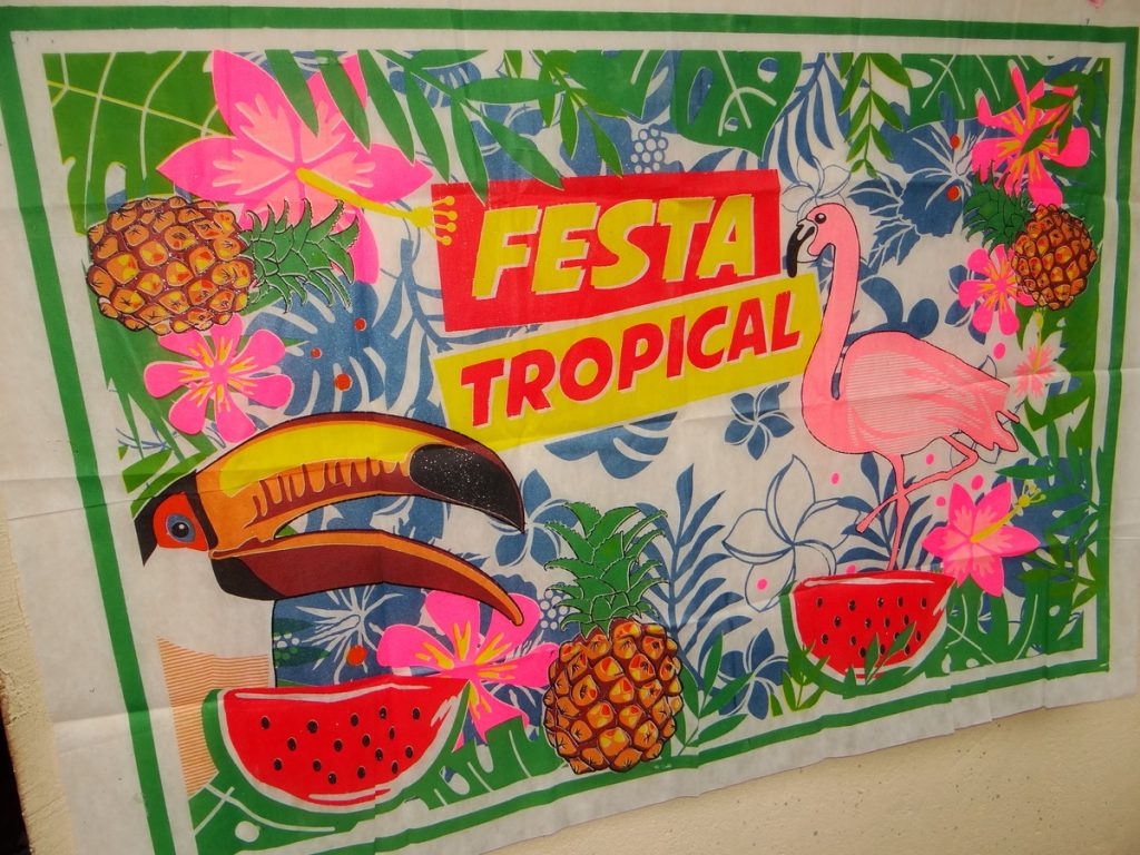 painel para festa tropical