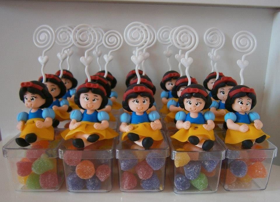 lembrancinha da branca de neve biscuit