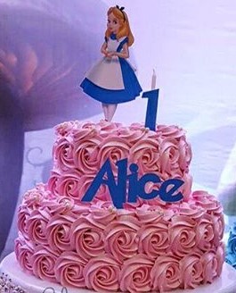 bolo Alice no país das maravilhas chantilly