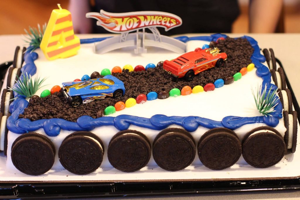 Dete Bolos - Carros e Hot Wheels - Dete Bolos - Bolos Decorados e