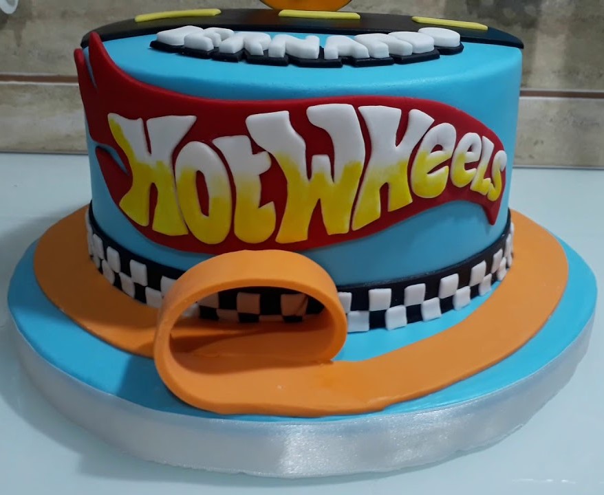 bolo hot wheels pasta americana