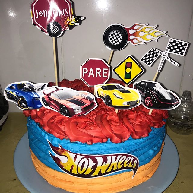 bolo hot wheels chantininho