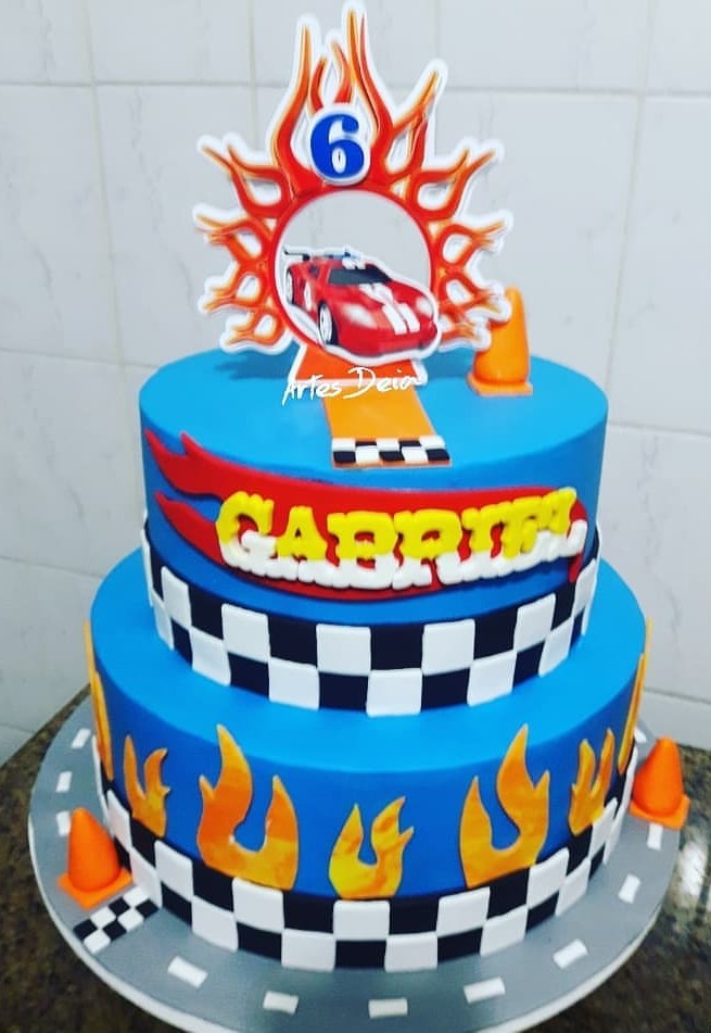 bolo hot wheels com topper