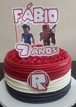 Bolo Roblox Chantilly Feminino