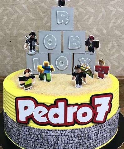 Doces Bárbaros - Bolo lindo para um jogador do Roblox!