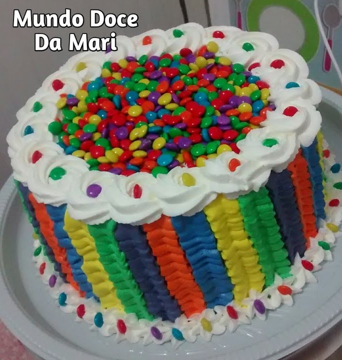 bolo colorido arco-íris