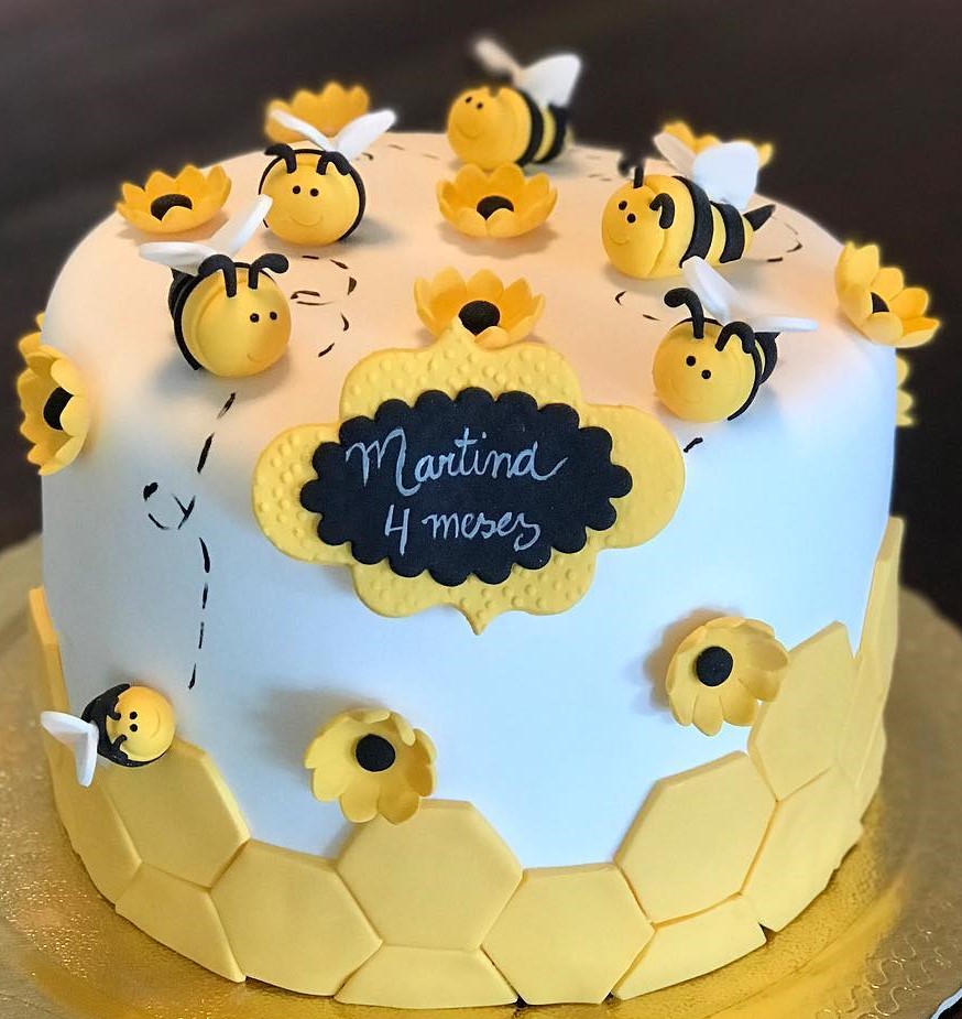 bolo da abelhinha mesversario