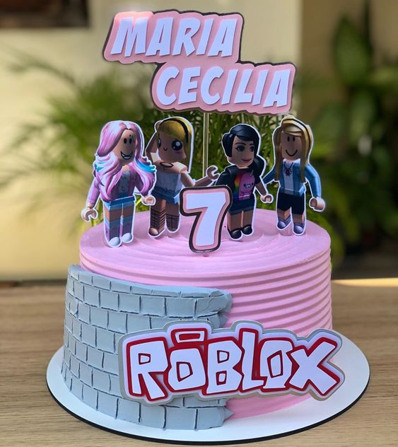 Helenzita Bolos - Bolo decorado tema Roblox, lindo