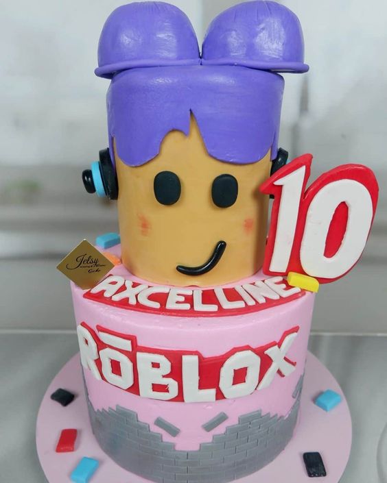 bolo roblox feminino chantilly