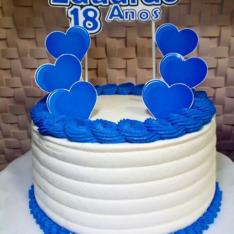 bolo 18 anos chantilly