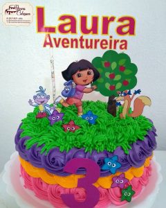 bolo dora aventureira chantilly