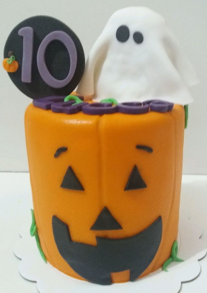 bolo halloween mesversario