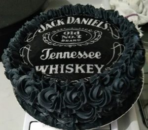 bolo jack daniels simples