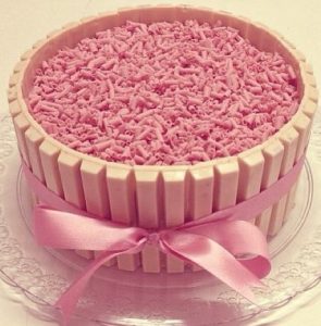 bolo rosa simples