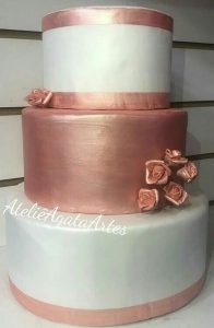 bolo rosa gold fake