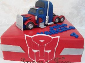 bolo transformers quadrado