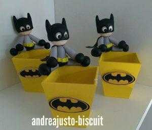 lembrancinha do batman de biscuit