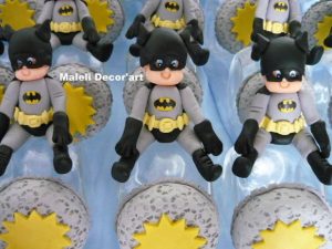 lembrancinha do batman de biscuit