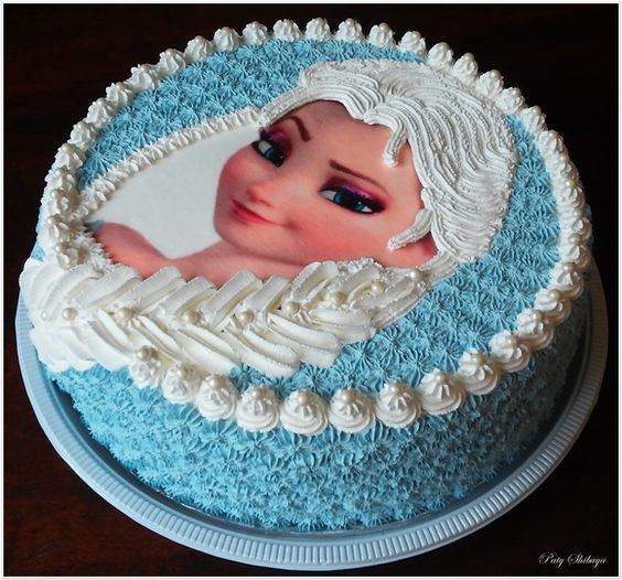 Bolo boneca Frozen