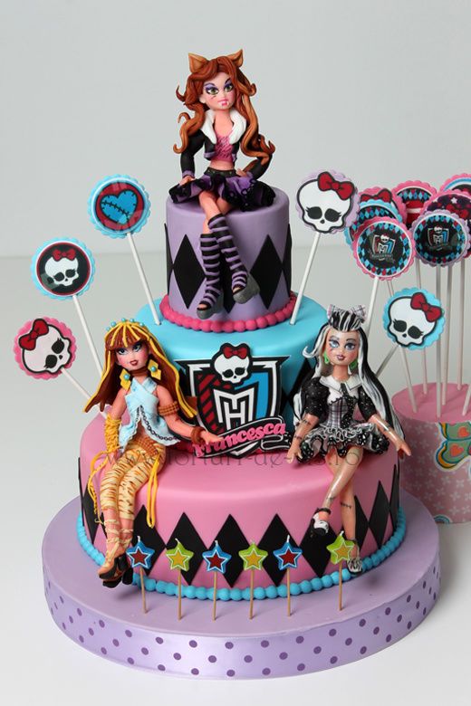 Bolo boneca Monster High