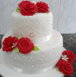 bolo de casamento simples Vermelho e branco