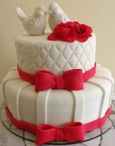 bolo de casamento simples Vermelho e branco