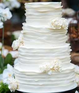 bolo de casamento branco