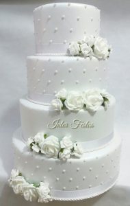 bolo de casamento branco