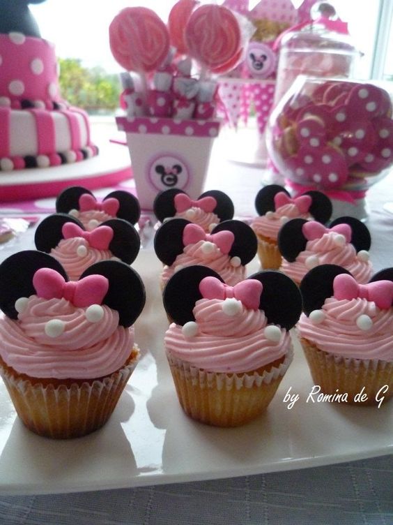 cupcake minnie Chantilly