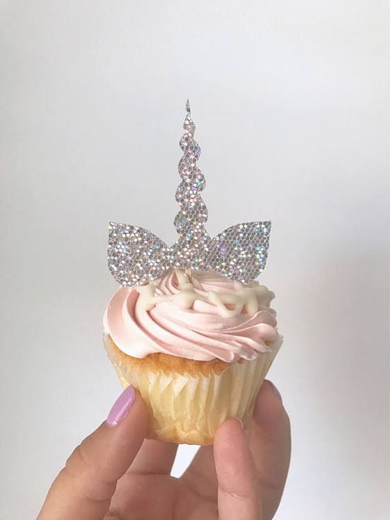 Cupcake Unicórnio Com Topper