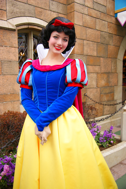 fantasia branca de neve Disney