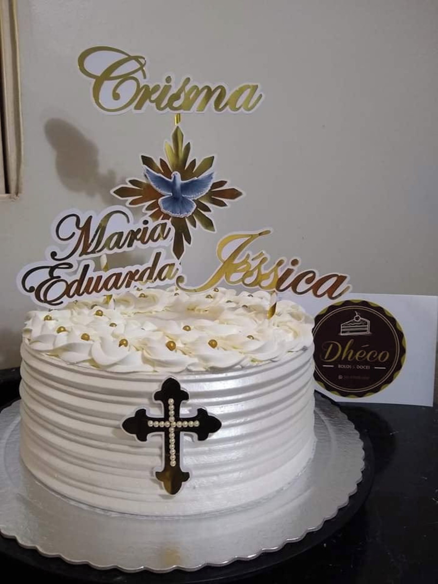 bolo para crisma Com Chantilly