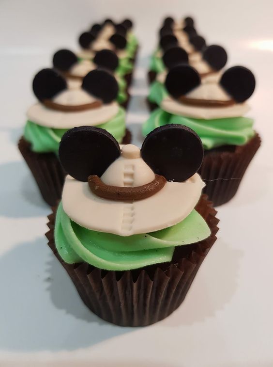 cupcakes minnie safari