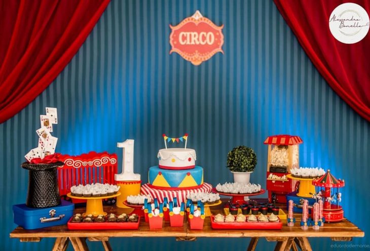 festa circo Simples