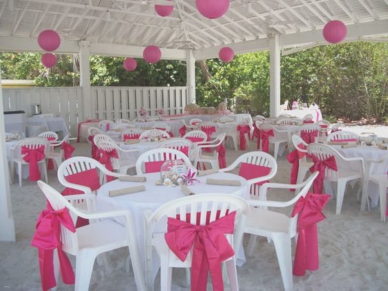 decoração de casamento simples Com TNT