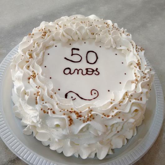 bolo 50 anos Chantilly