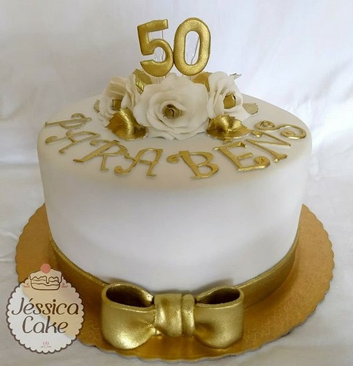 bolo 50 anos Dourado