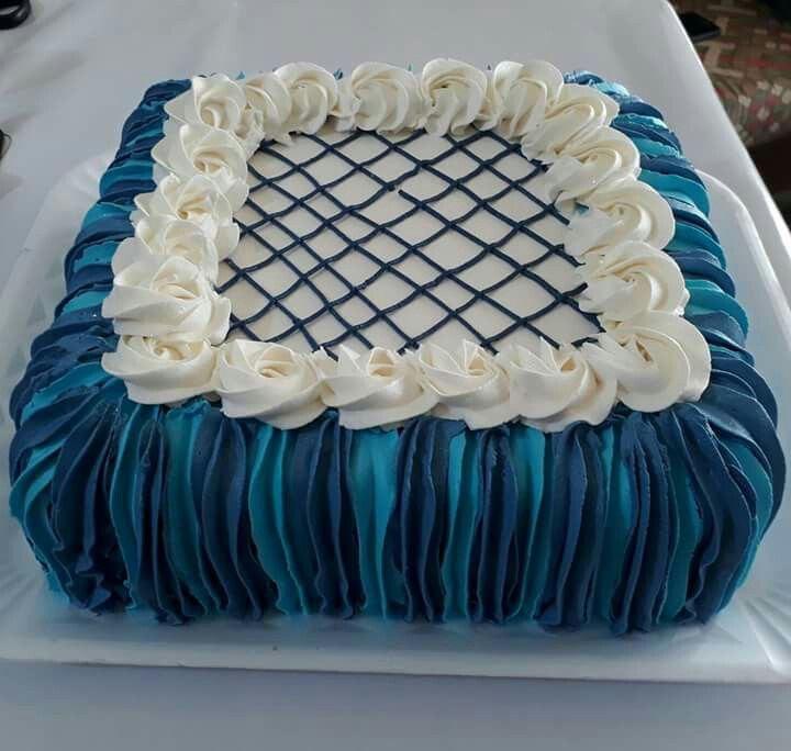 Bolo Azul e Branco Chantilly