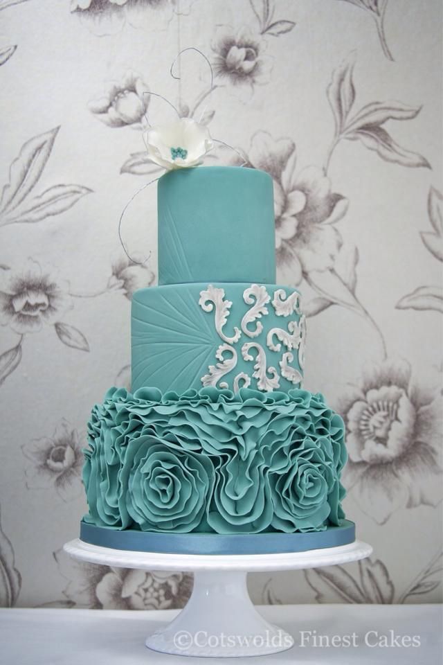 Bolo de Casamento Com Flores Azuis