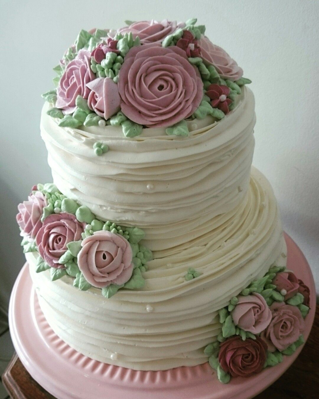 Bolo de Casamento Com Flores De Chantilly