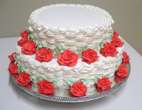 Bolo de Casamento Com Flores De Chantilly