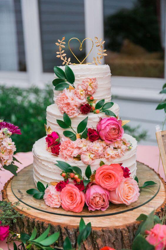 Bolo de Casamento Com Flores Naturais