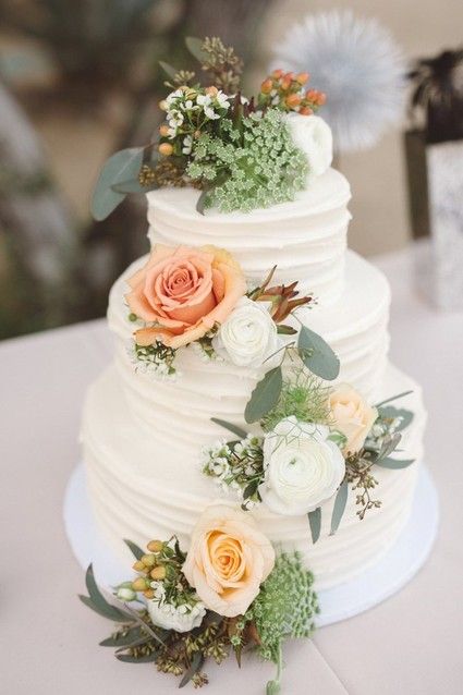 Bolo de Casamento Com Flores Naturais