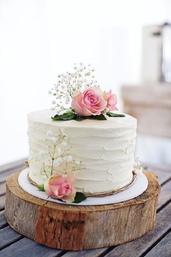 Bolo de Casamento Com Flores Rosas