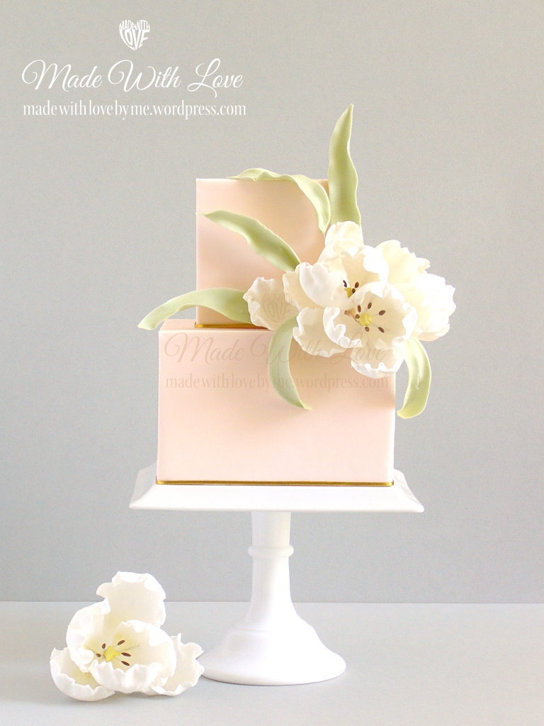 Bolo de Casamento Com Flores Simples