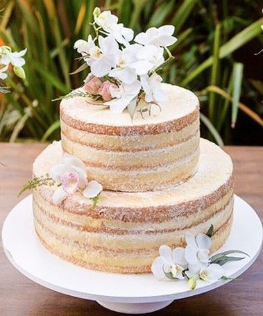 Bolo de Casamento Com Flores Simples