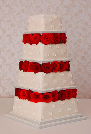 bolo de casamento quadrado Com Rosas Vermelhas